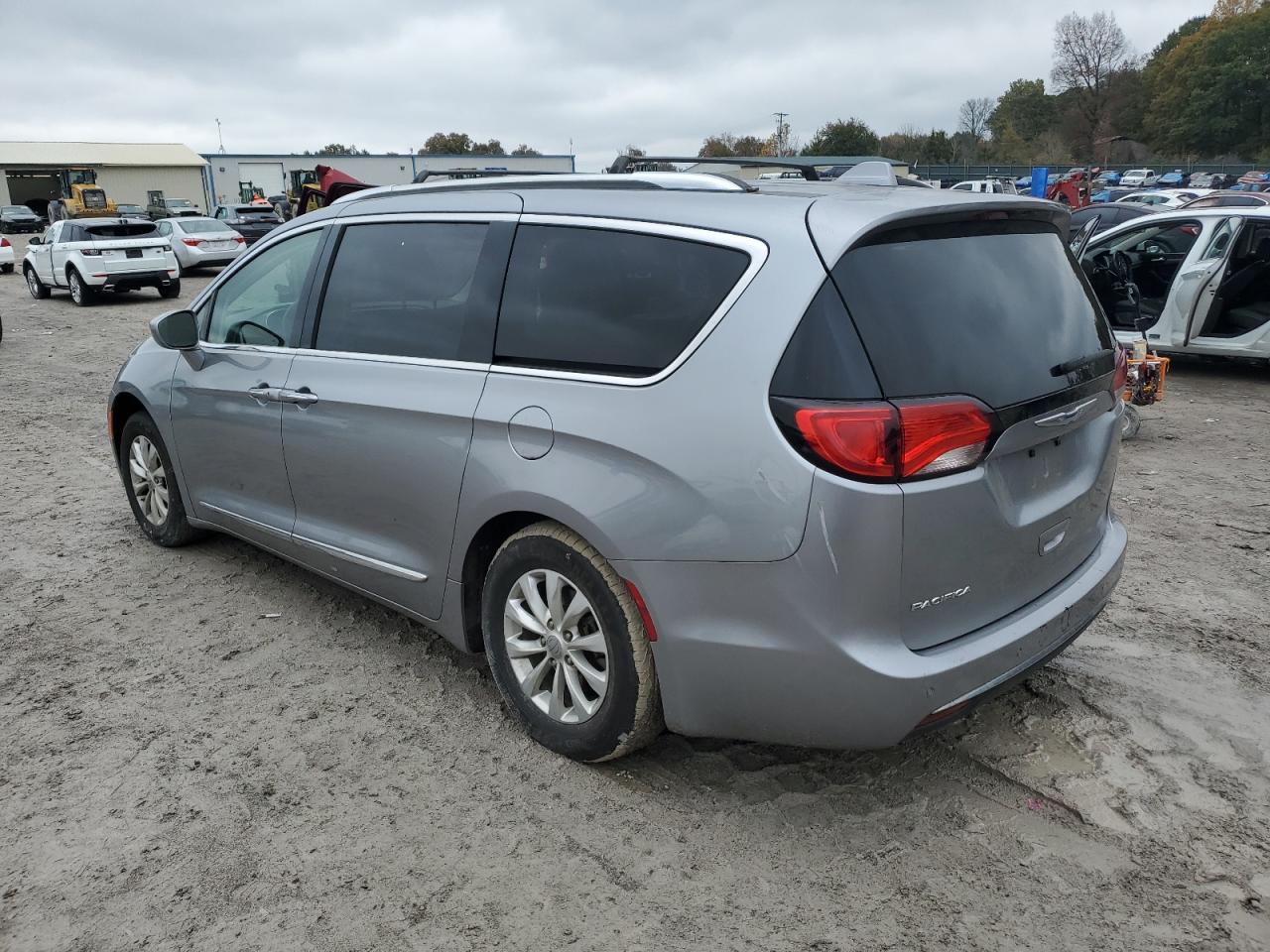 CHRYSLER PACIFICA TOURING L