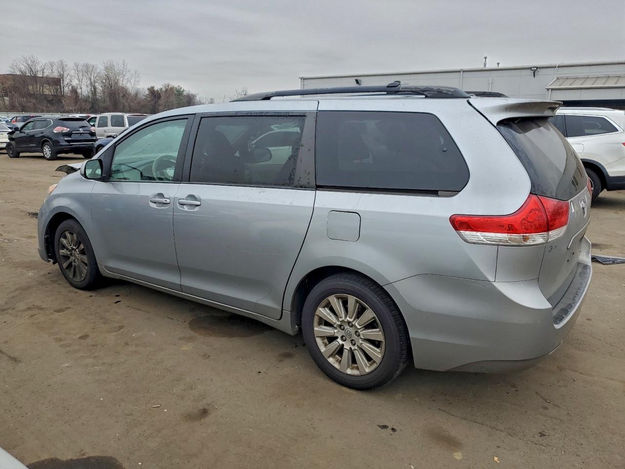 TOYOTA SIENNA XLE