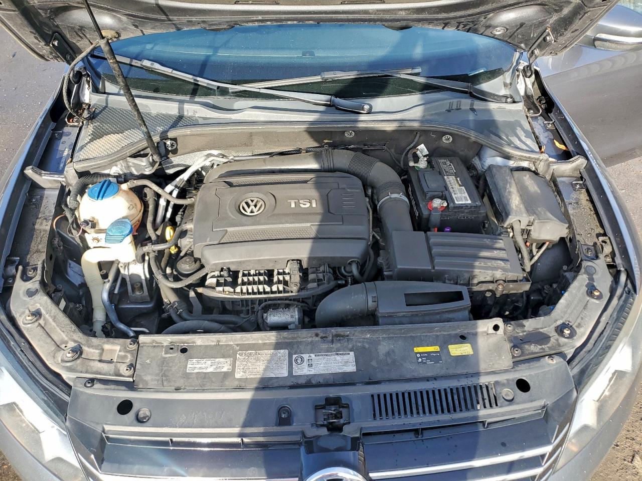 VOLKSWAGEN PASSAT SE