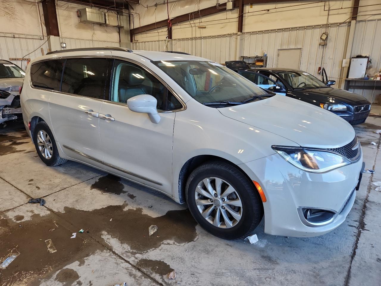 CHRYSLER PACIFICA TOURING L