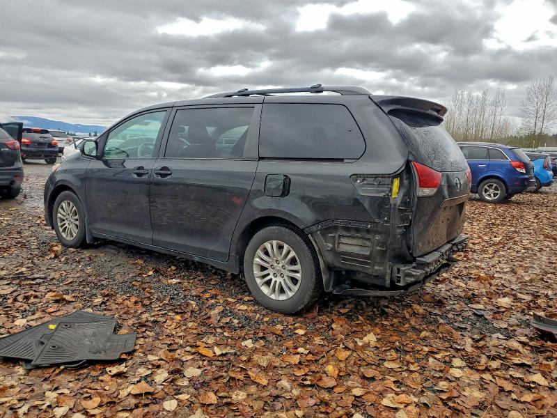 2014 TOYOTA SIENNA XLE #3301909474