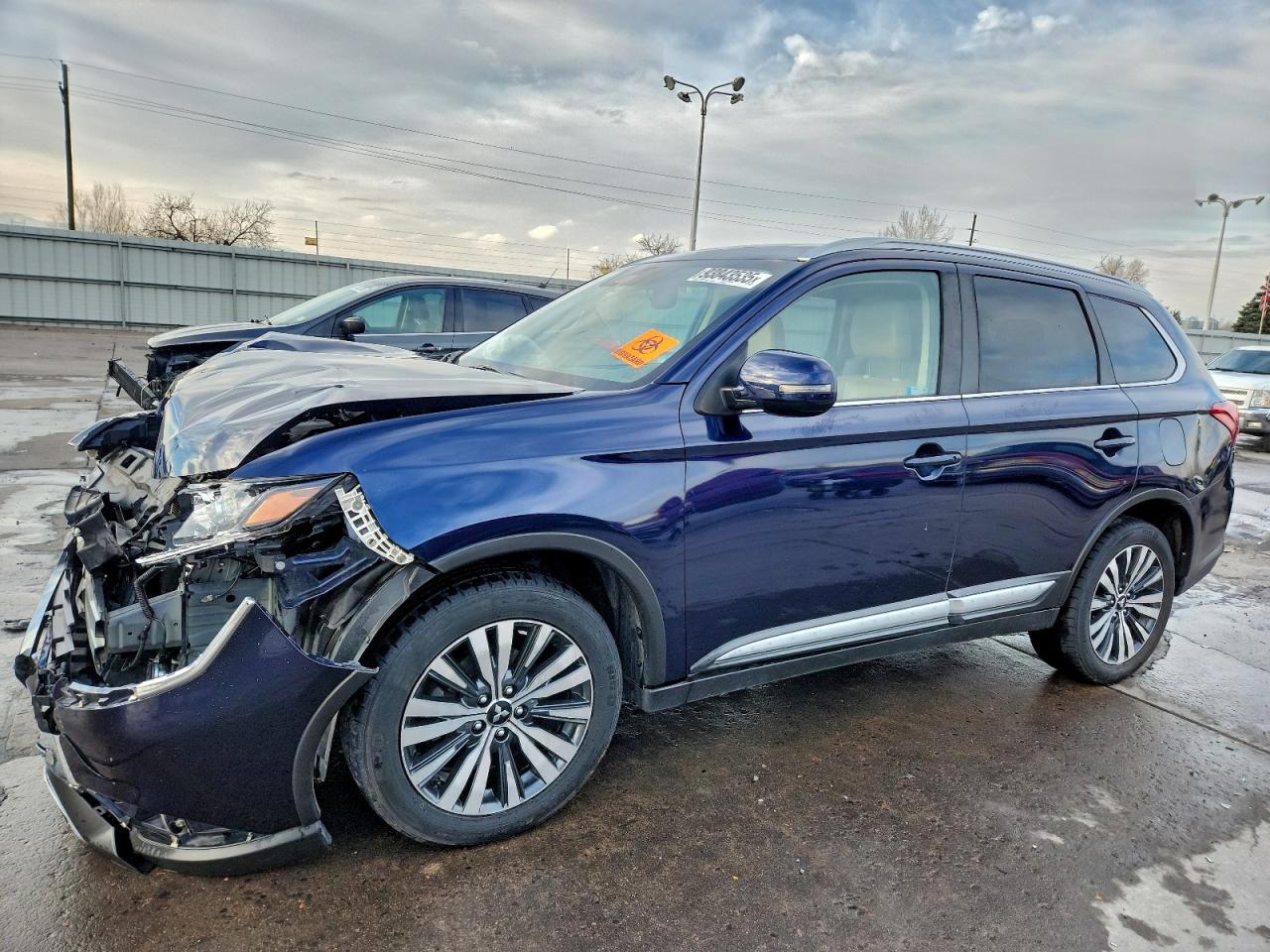 MITSUBISHI OUTLANDER SE