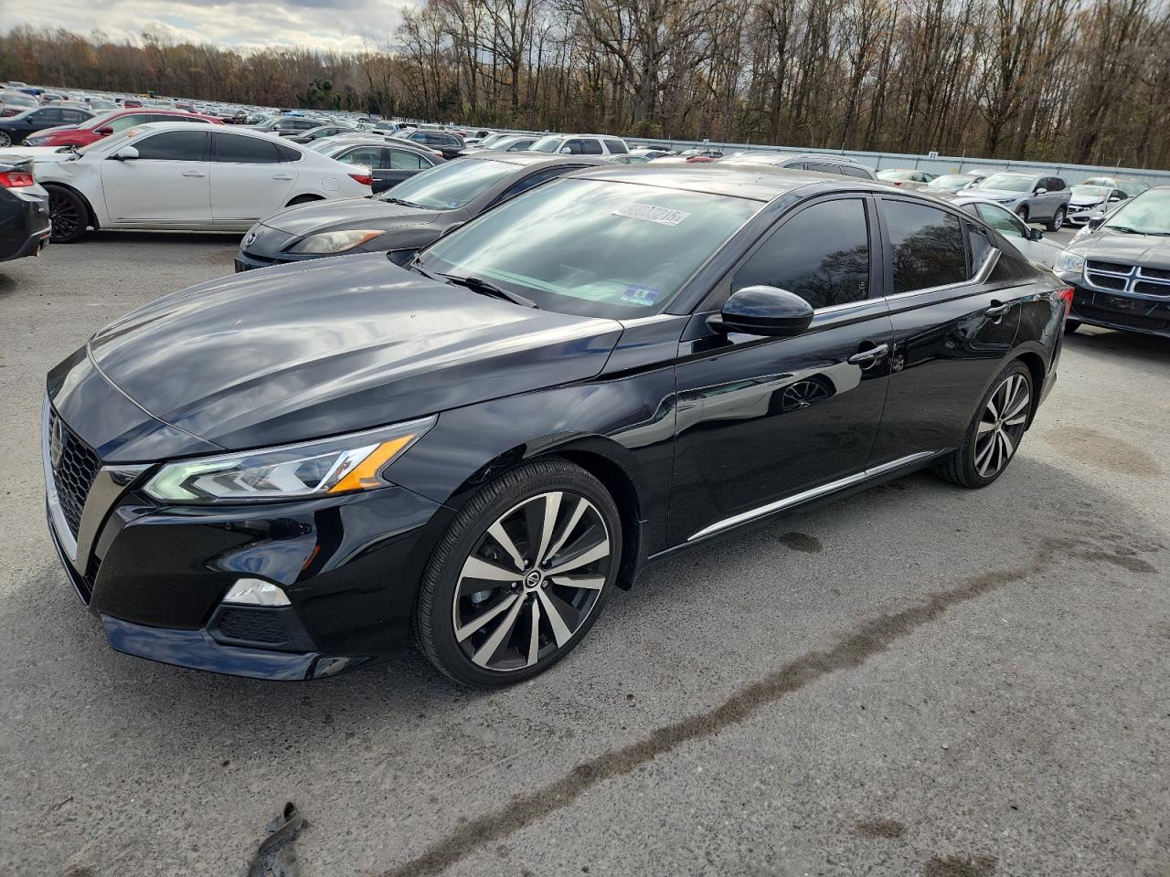 Lot #3302797889 2019 NISSAN ALTIMA SR