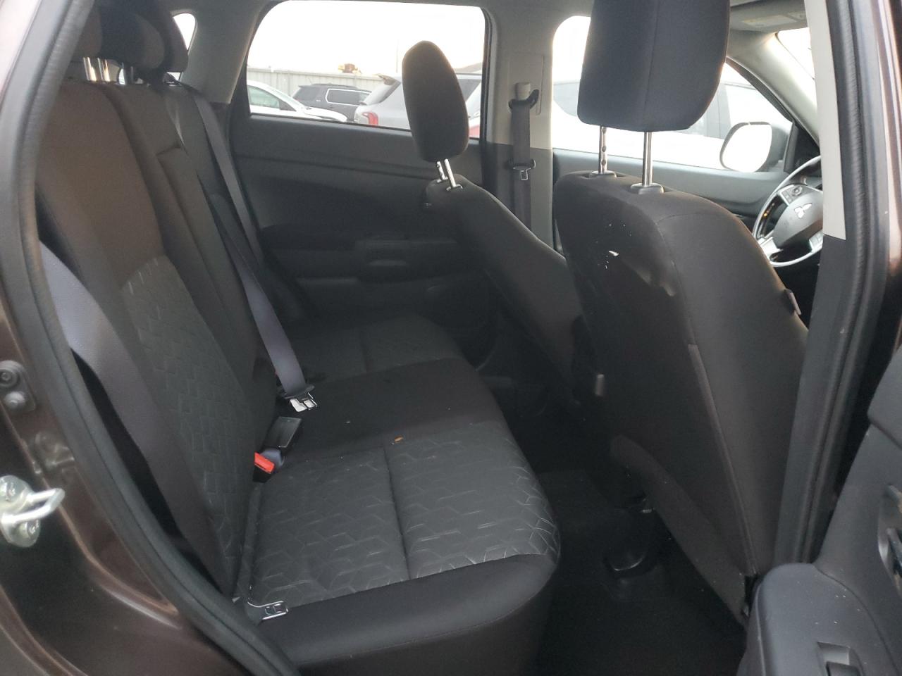 MITSUBISHI OUTLANDER ES