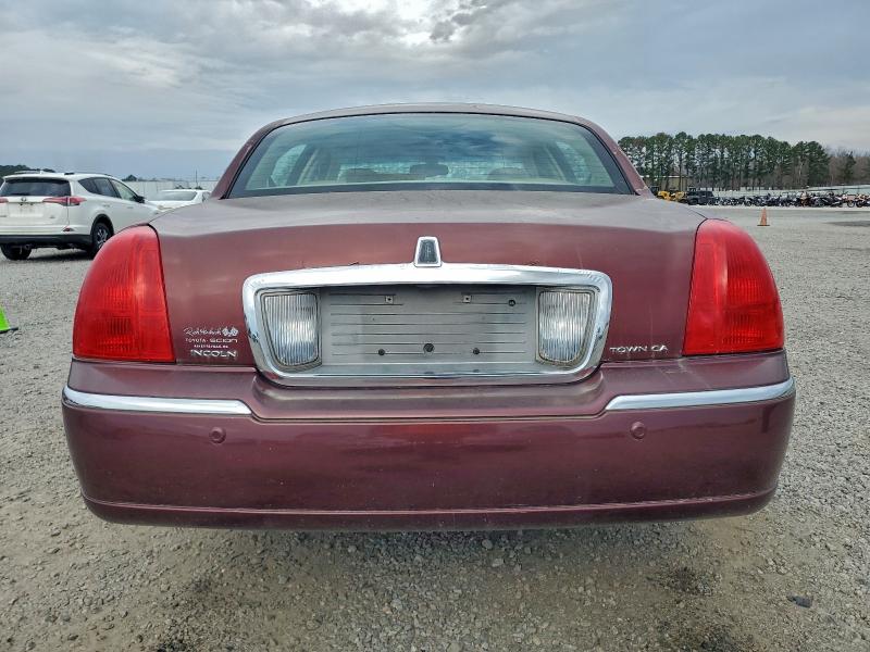 2003 LINCOLN TOWN CAR E #3302756353