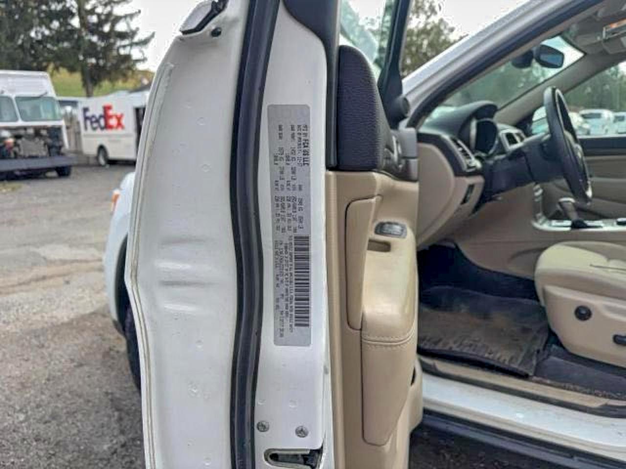 JEEP GRAND CHEROKEE LAREDO