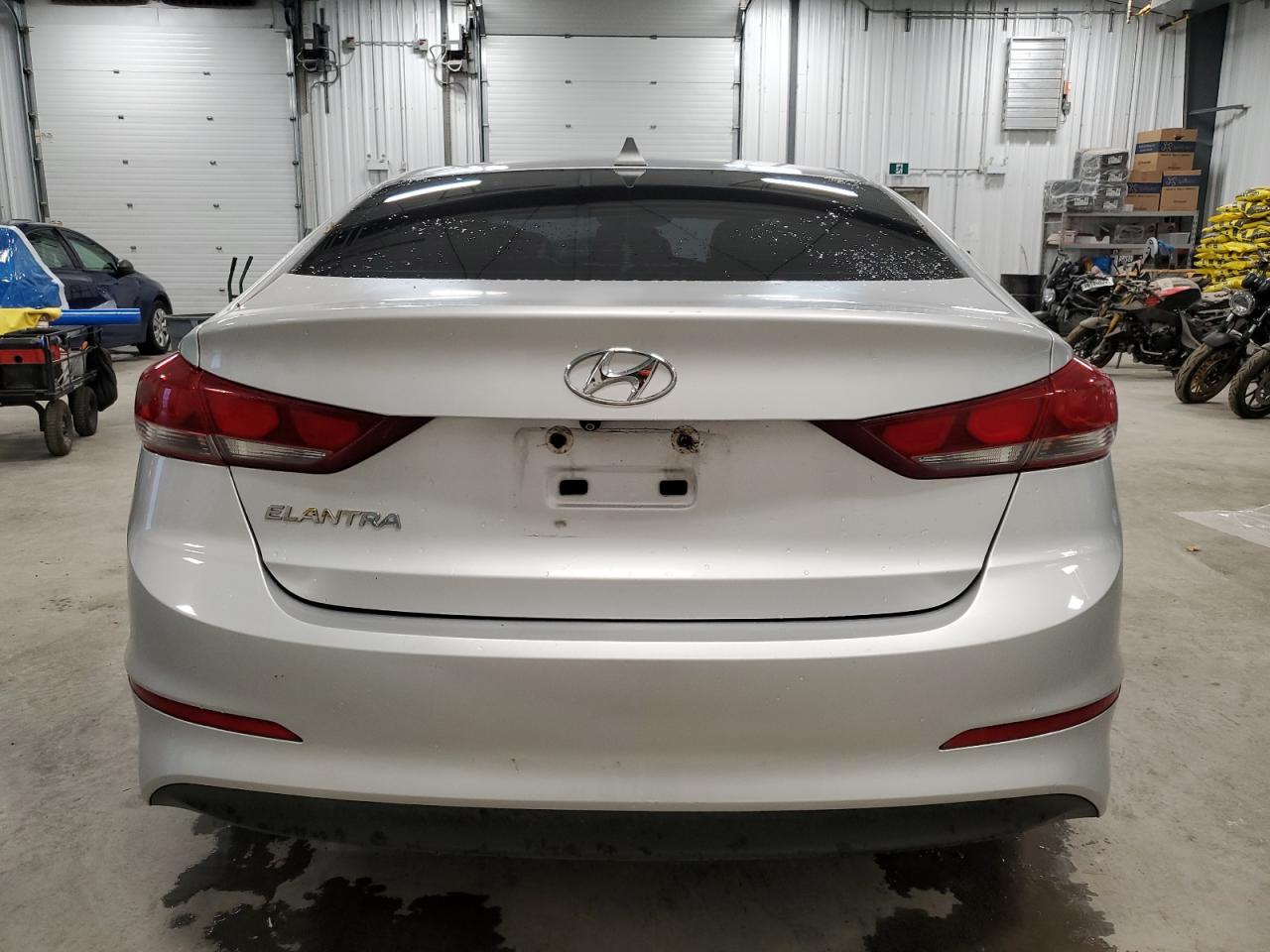 HYUNDAI ELANTRA SE
