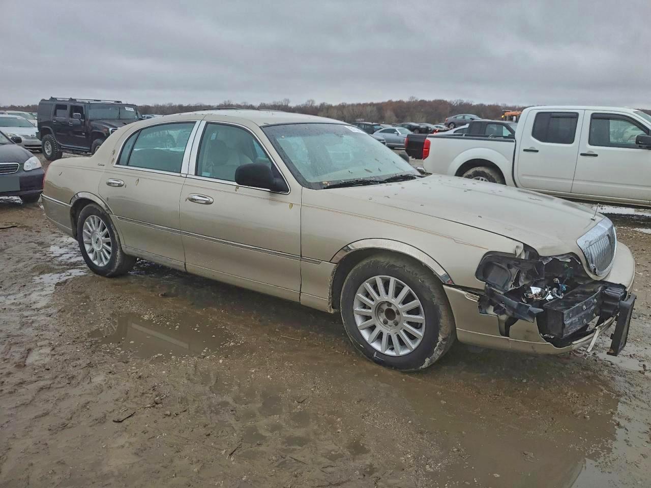 Lot #3296702738 2004 LINCOLN TOWN CAR E