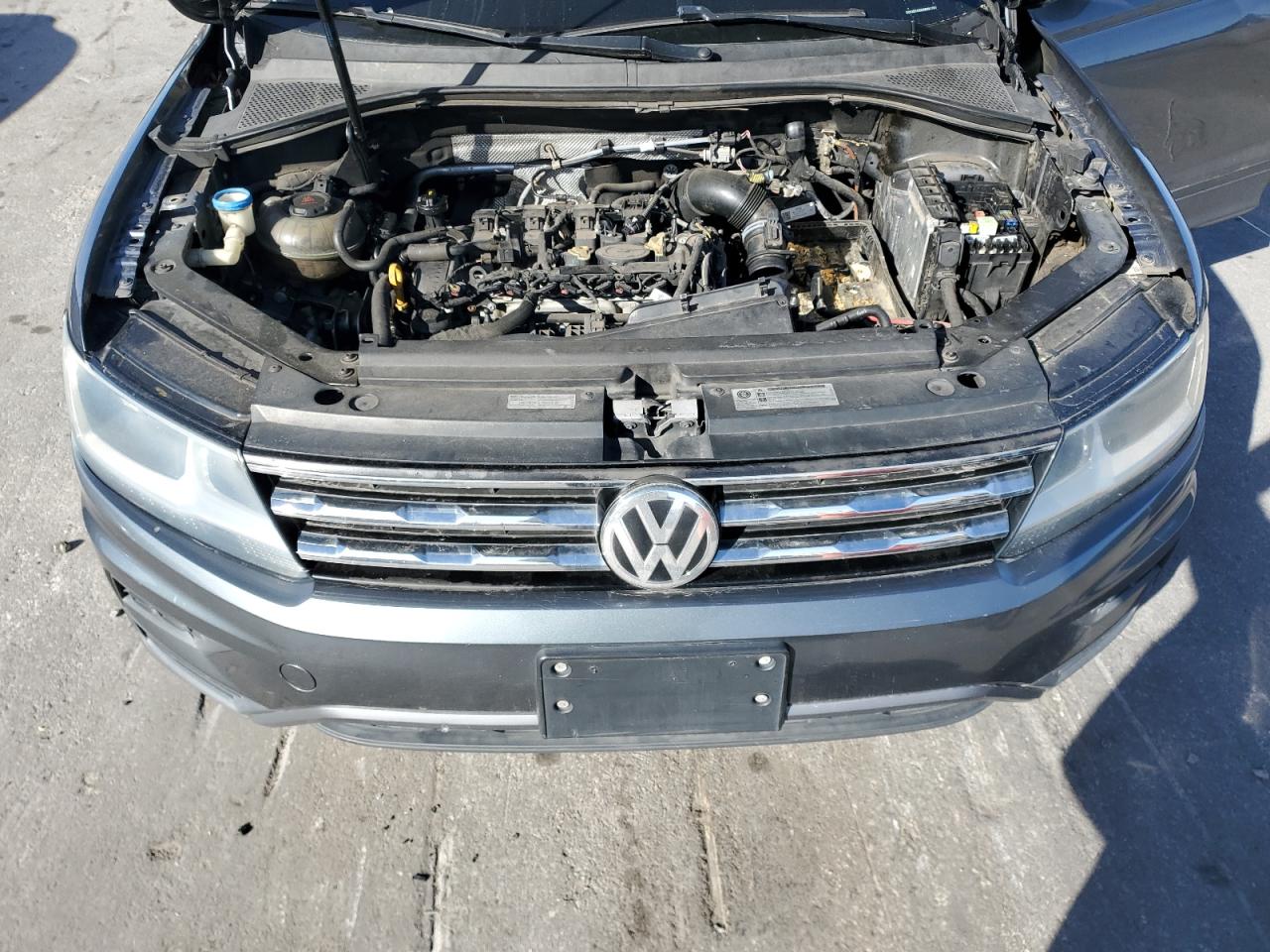 VOLKSWAGEN TIGUAN SE