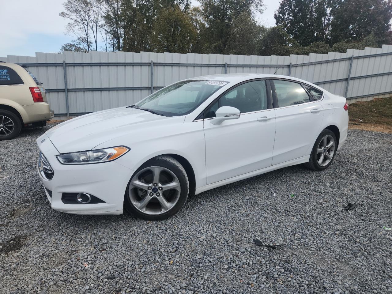 FORD FUSION SE