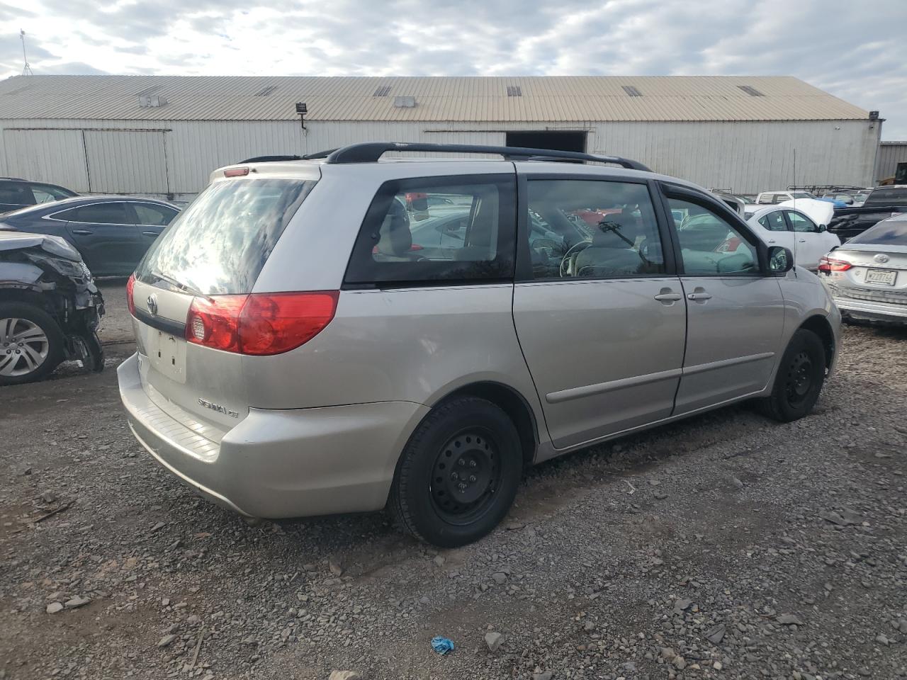 Lot #3286594169 2010 TOYOTA SIENNA CE