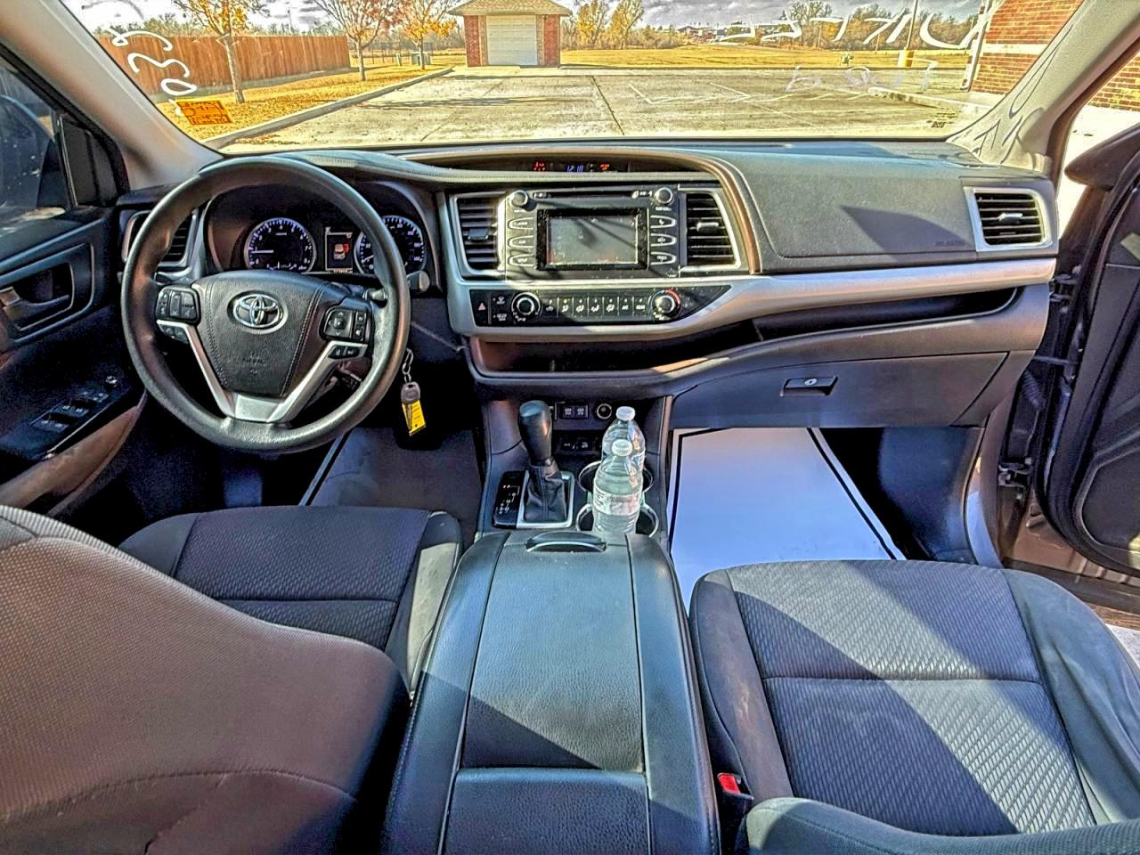 TOYOTA HIGHLANDER LE