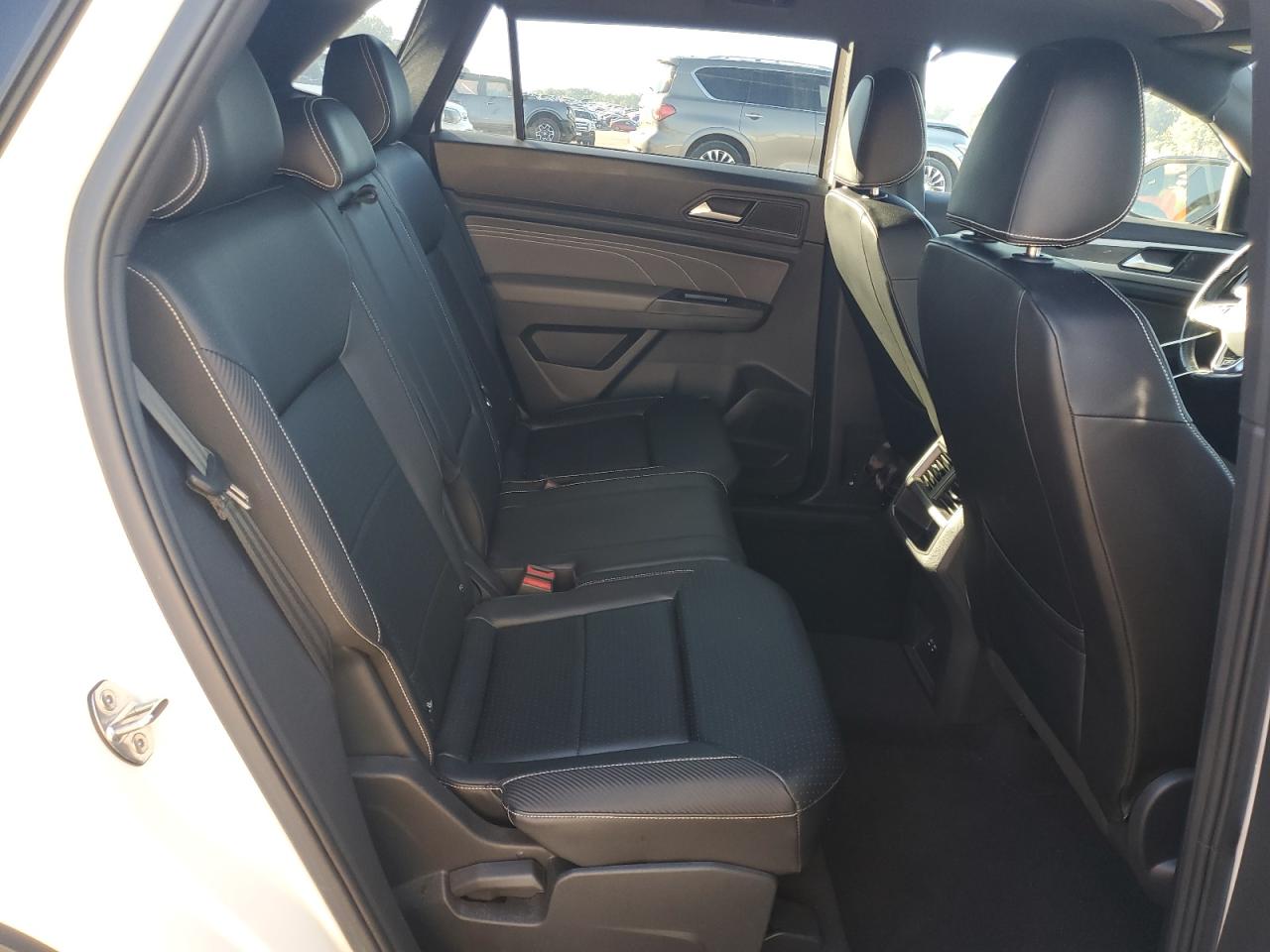 VOLKSWAGEN ATLAS CROSS SPORT SEL R-LINE