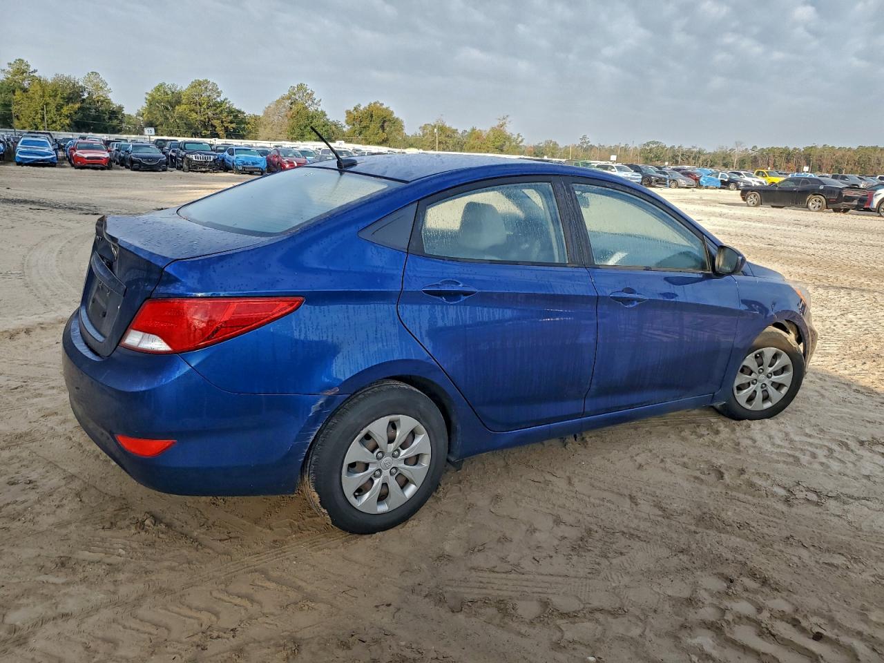 HYUNDAI ACCENT SE