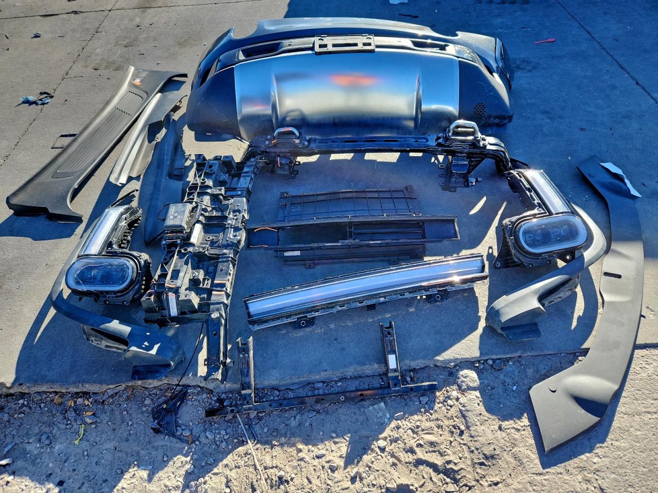 RIVIAN R1S ADVENTURE