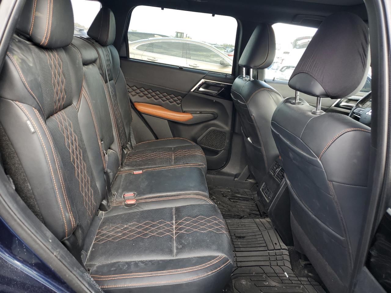 MITSUBISHI OUTLANDER SEL