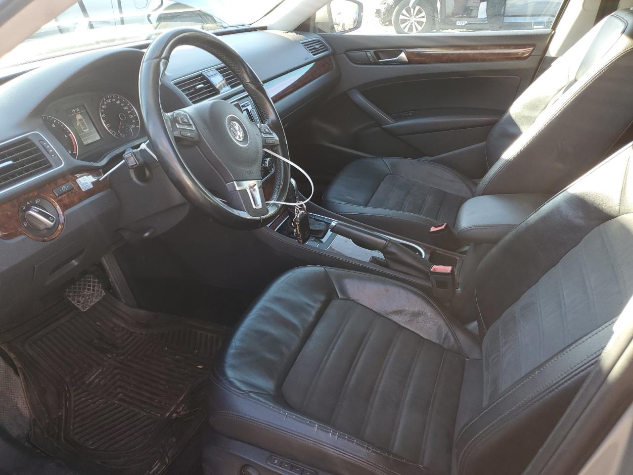 VOLKSWAGEN PASSAT SEL