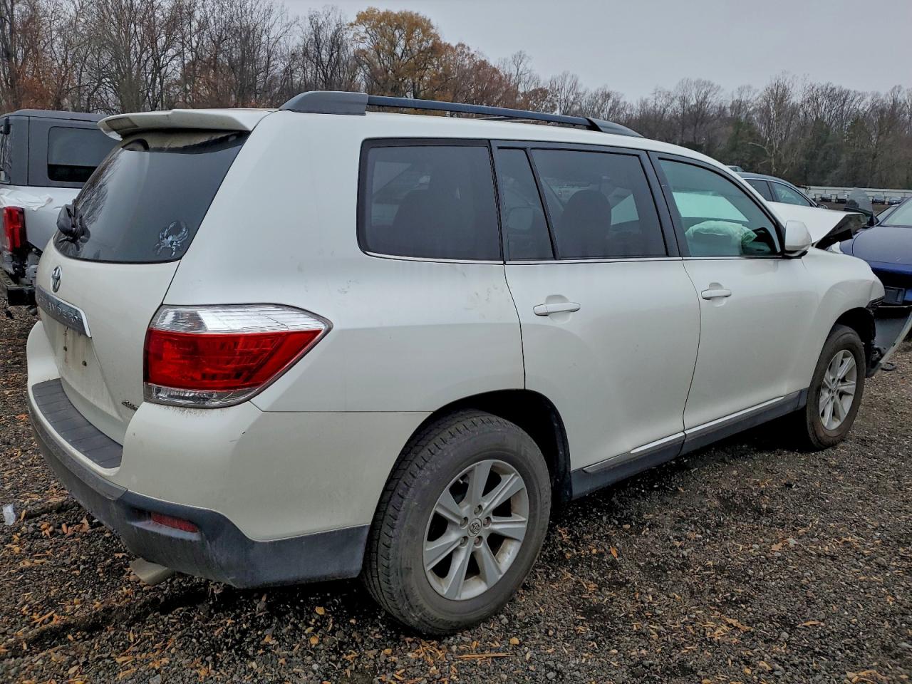 TOYOTA HIGHLANDER BASE
