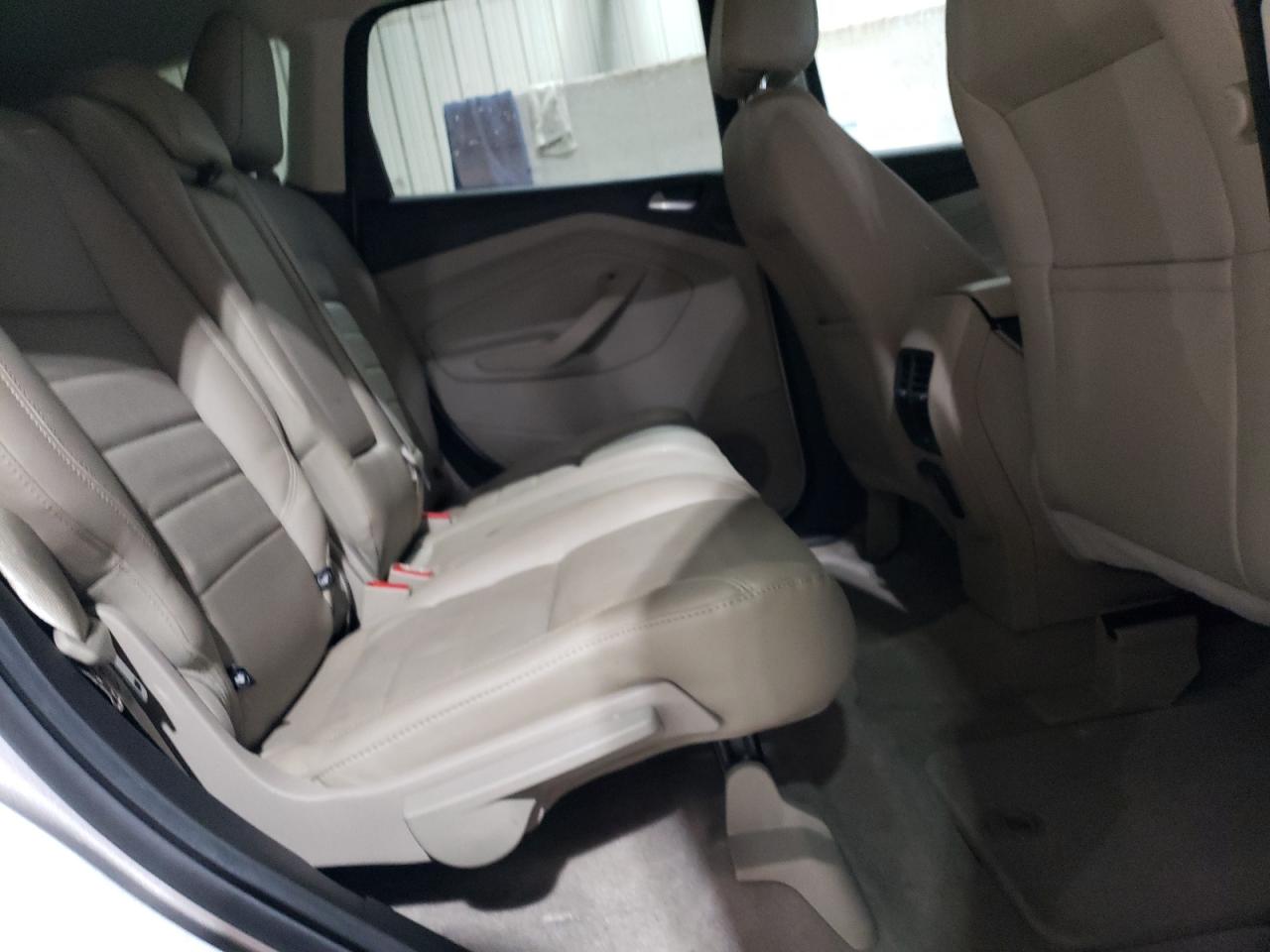 FORD ESCAPE TITANIUM