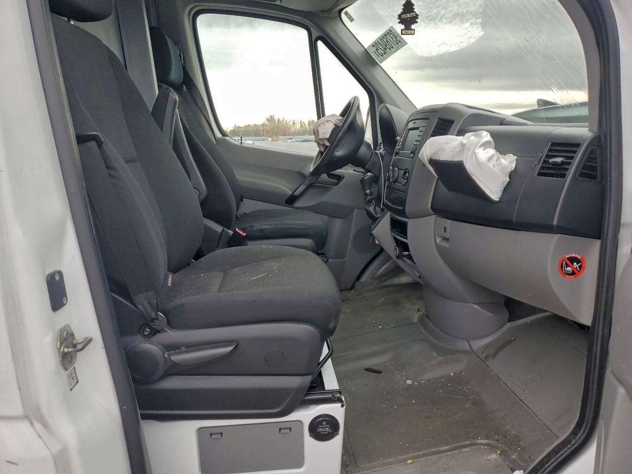 Lot #3315859161 2017 FREIGHTLINER SPRINTER 3