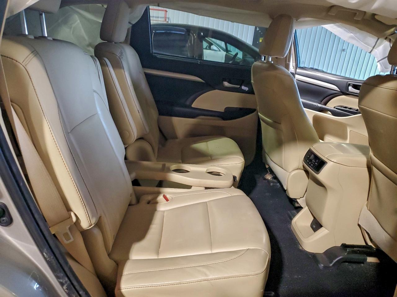 TOYOTA HIGHLANDER XLE