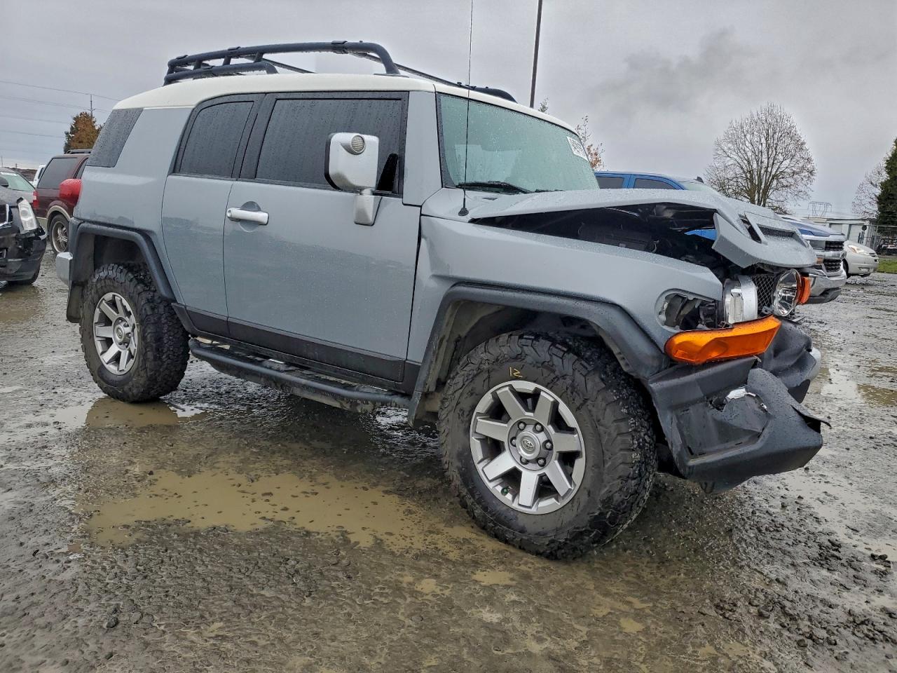 TOYOTA FJ CRUISER