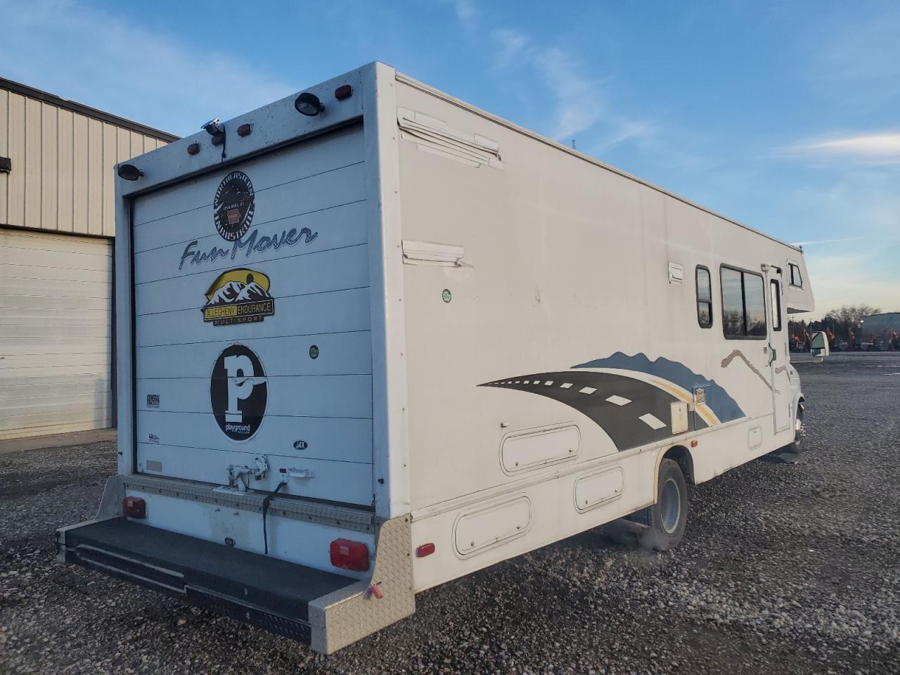 Lot #3284773536 2002 FOUR WINDS MOTORHOME