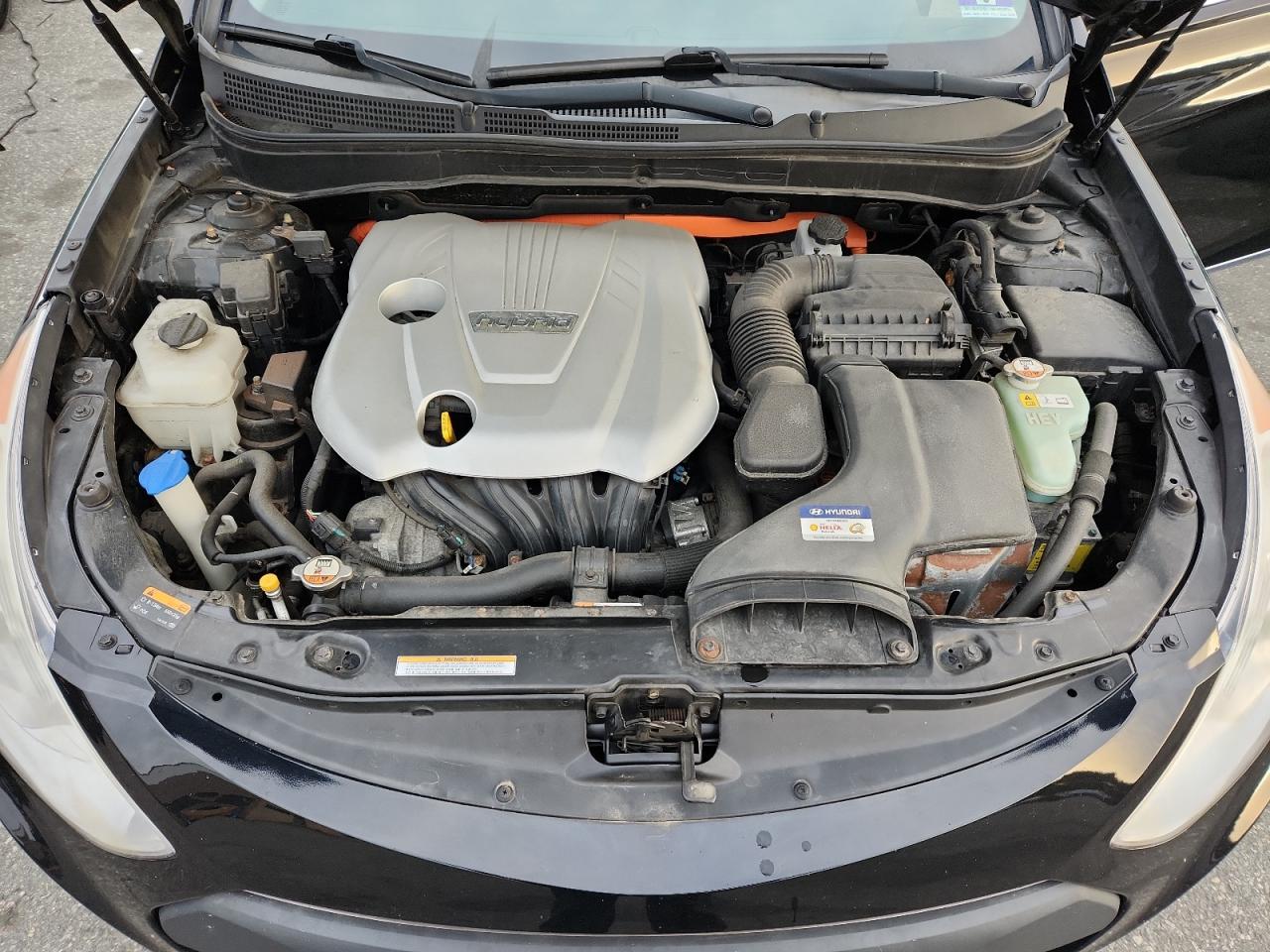 HYUNDAI SONATA HYBRID