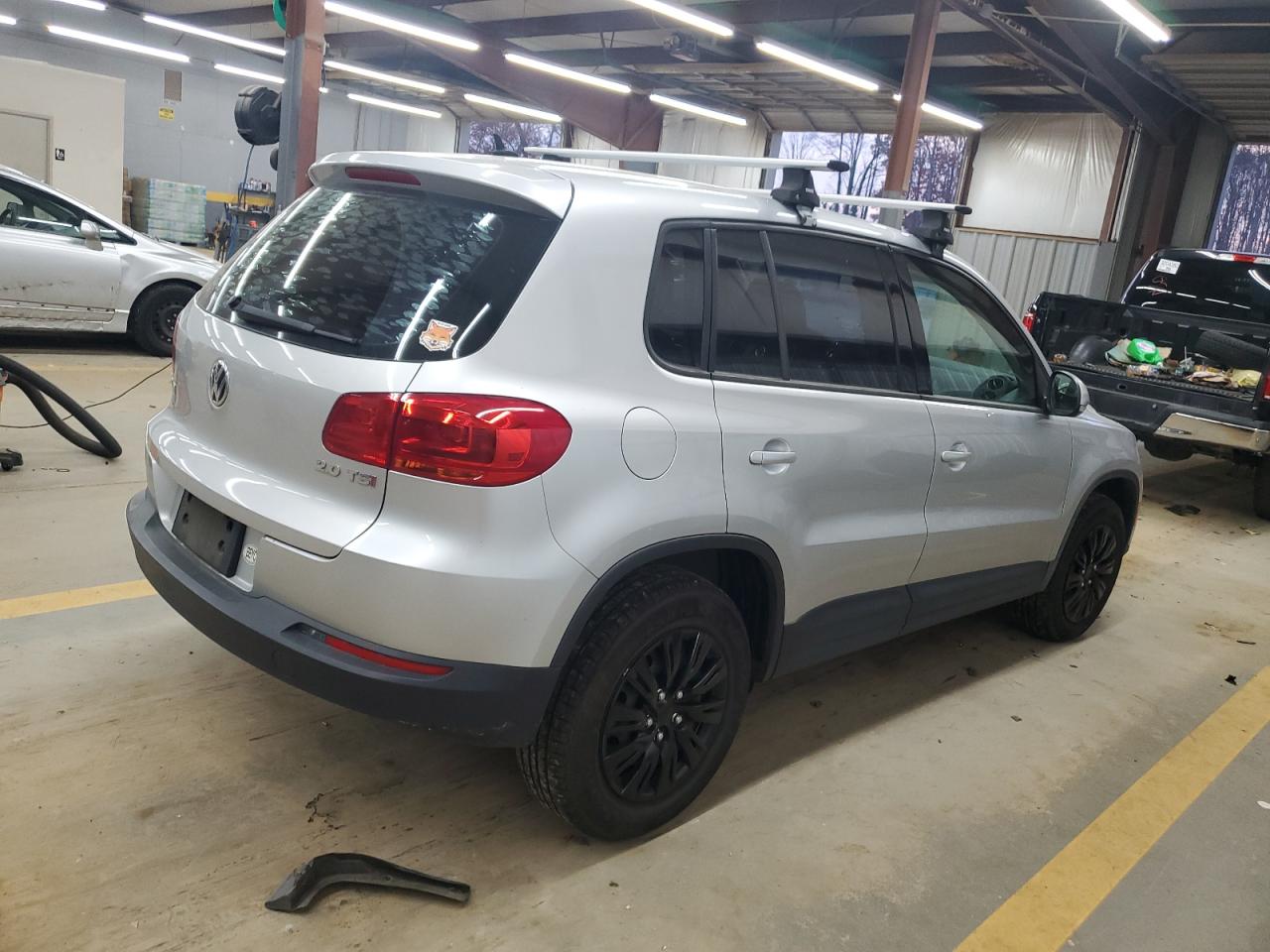VOLKSWAGEN TIGUAN S