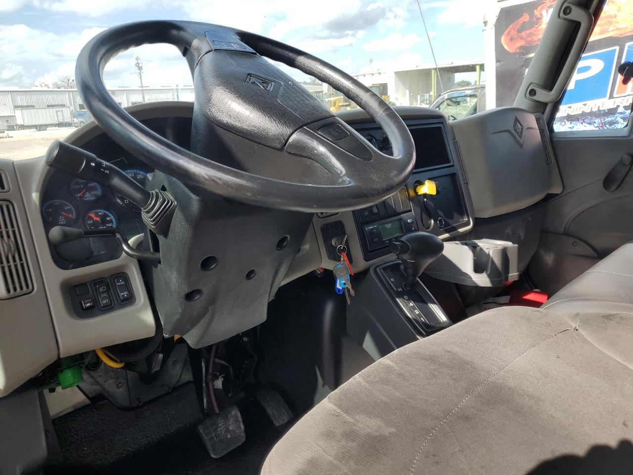 Lot #3284595328 2017 INTERNATIONAL 4000 4300