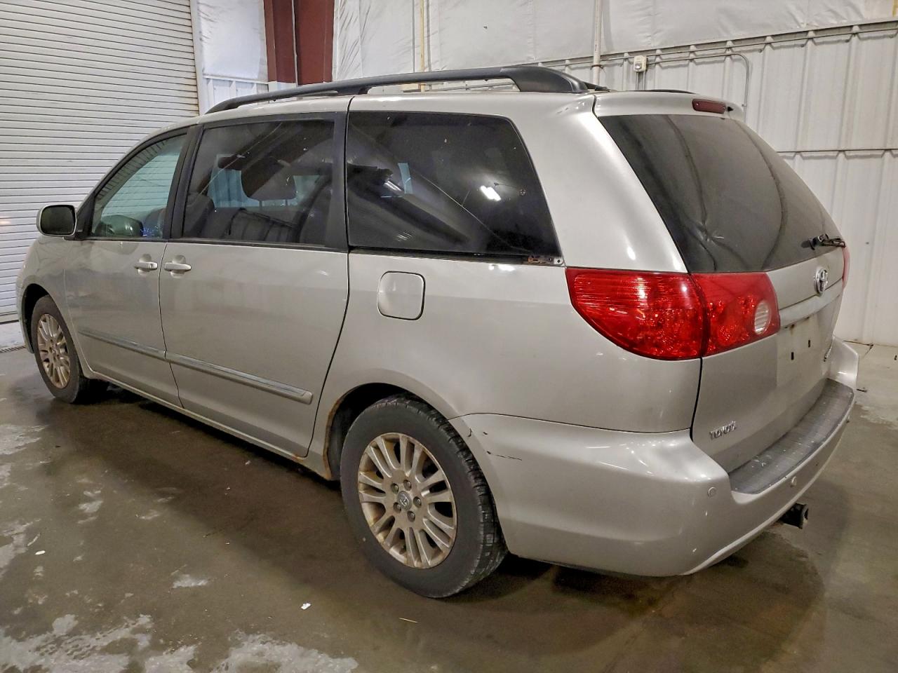 TOYOTA SIENNA XLE