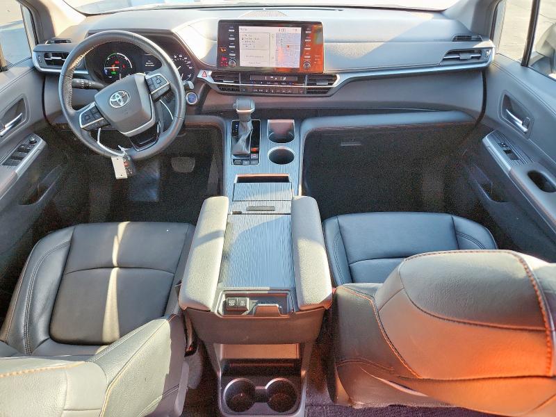 2023 TOYOTA SIENNA XSE 5TDXRKEC2PS155238