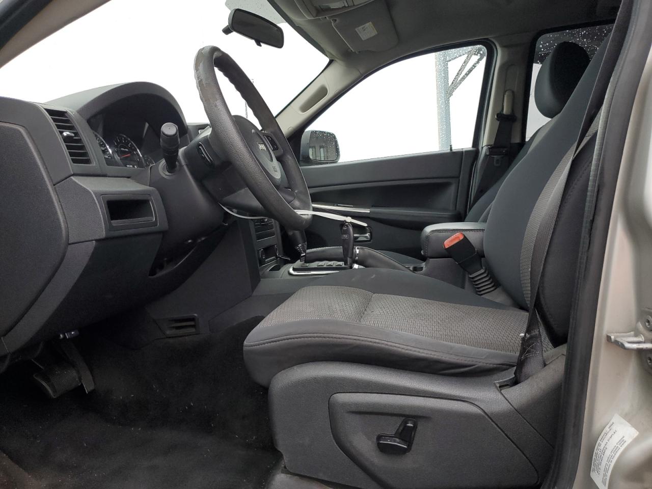 JEEP GRAND CHEROKEE LAREDO