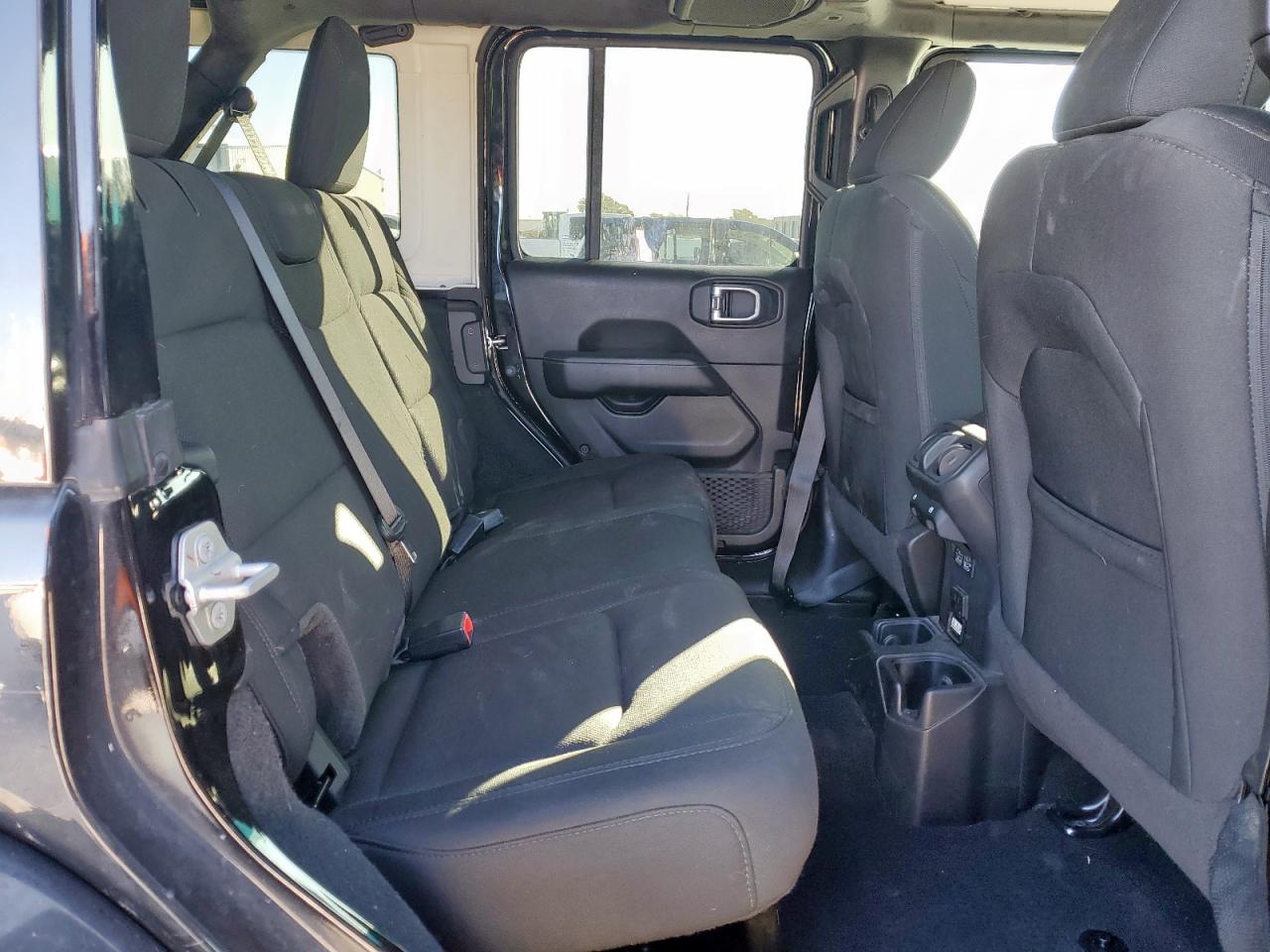 JEEP WRANGLER SAHARA