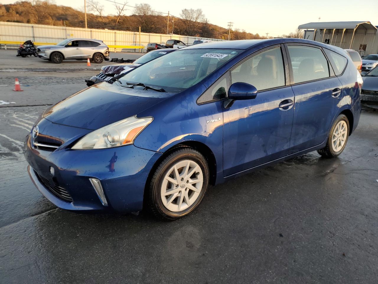 TOYOTA PRIUS V