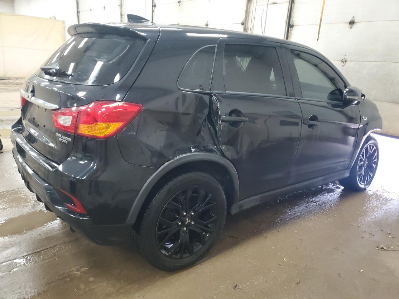 MITSUBISHI OUTLANDER ES