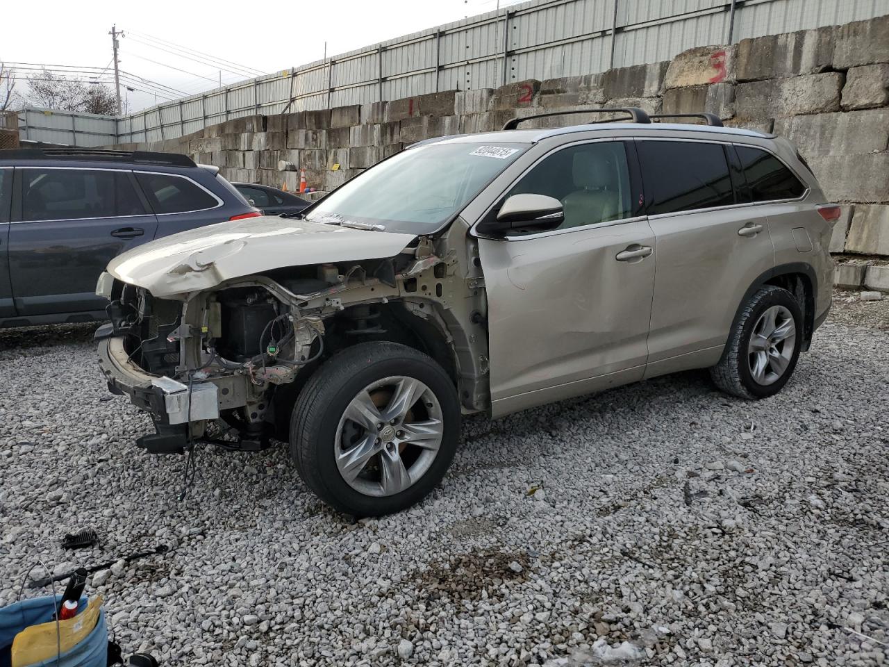 Lot #3301820339 2015 TOYOTA HIGHLANDER