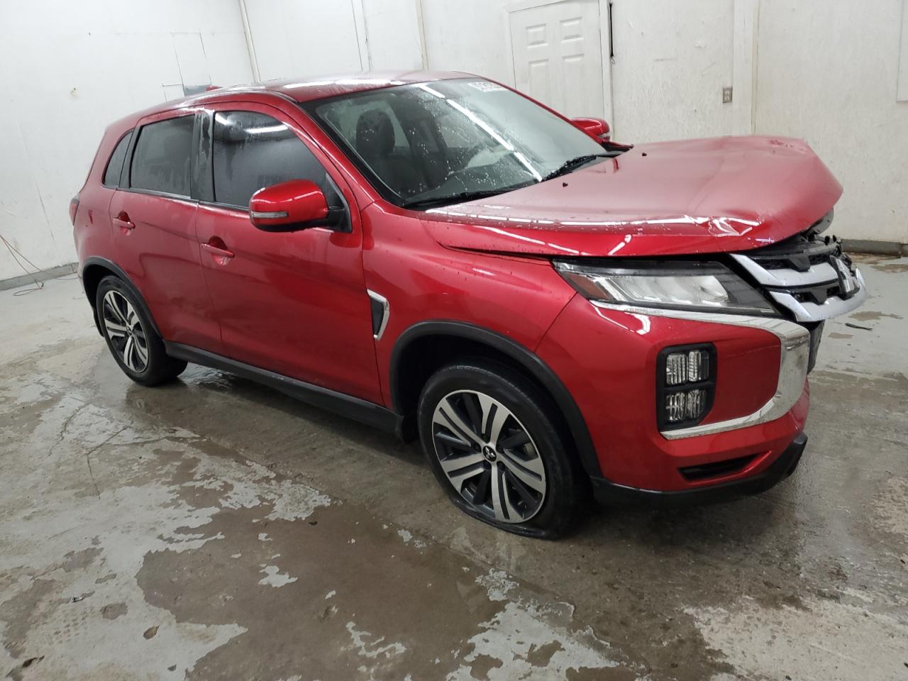 MITSUBISHI OUTLANDER SE