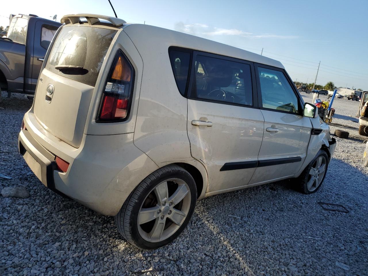 KIA SOUL +