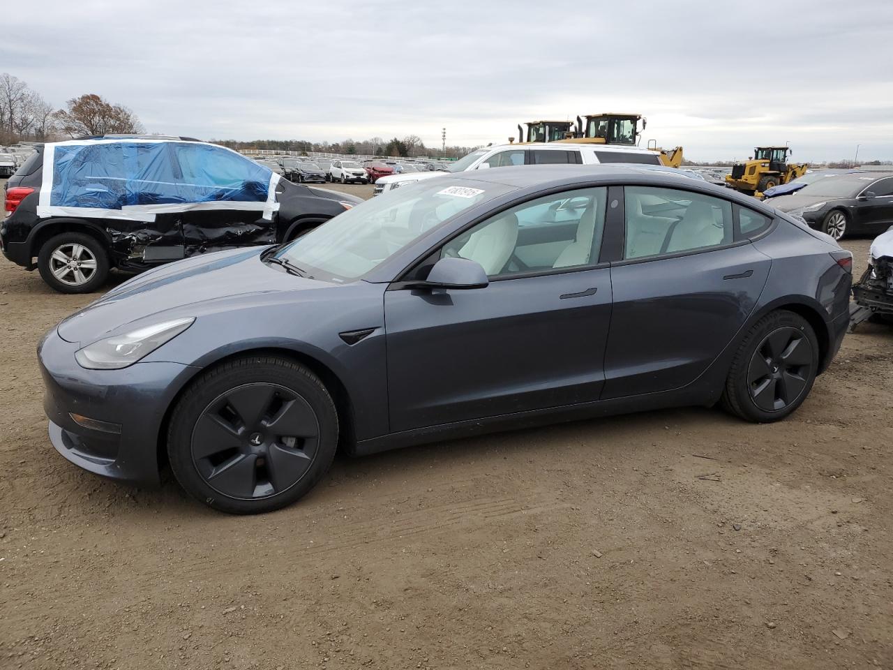 TESLA MODEL 3