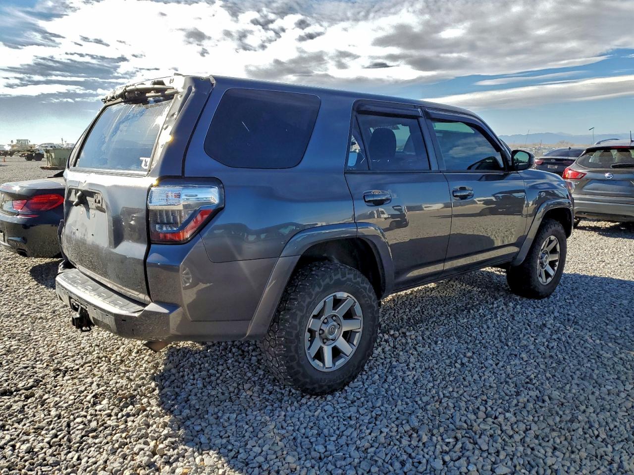 TOYOTA 4RUNNER SR5/SR5 PREMIUM