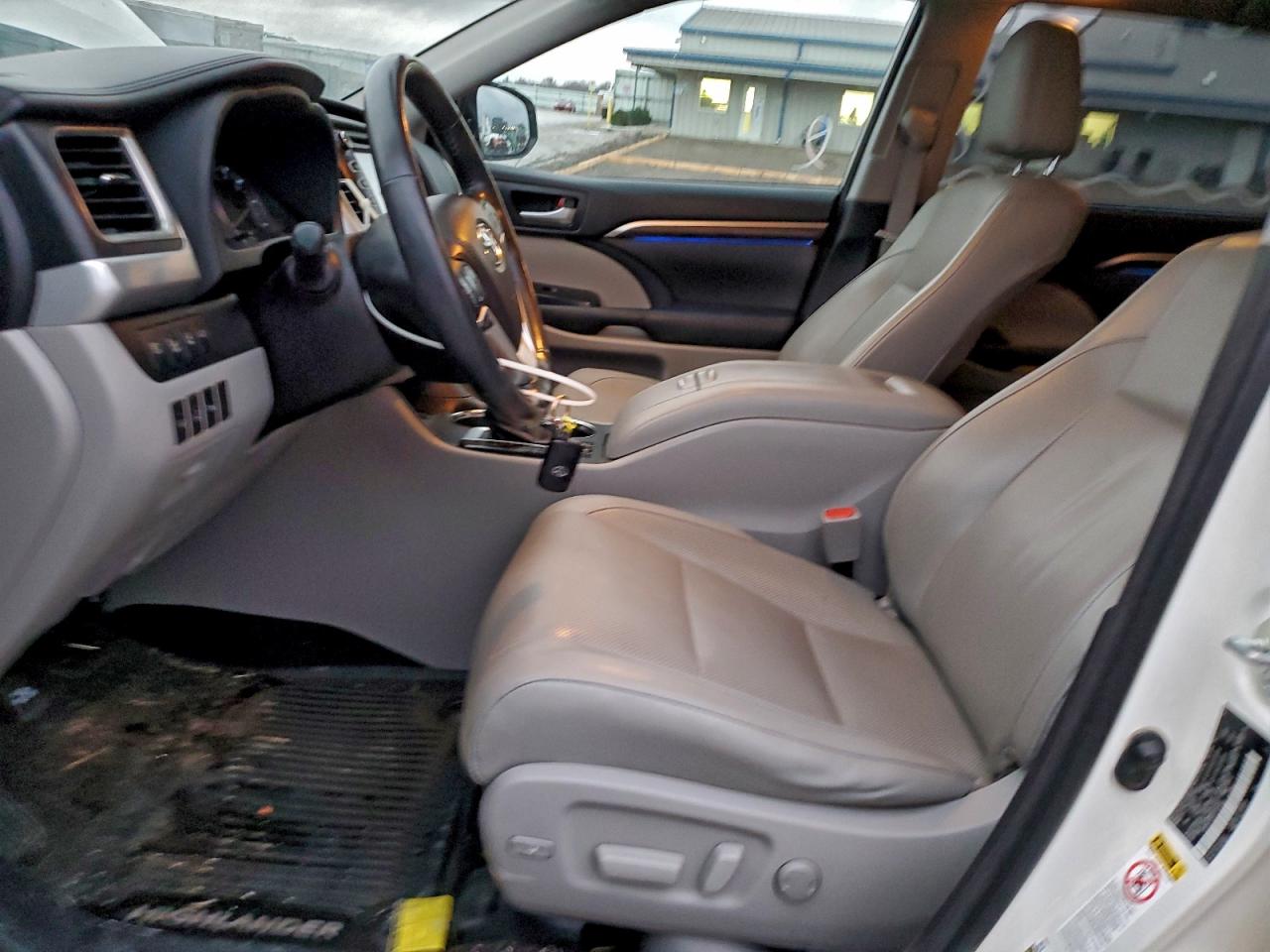 TOYOTA HIGHLANDER LIMITED