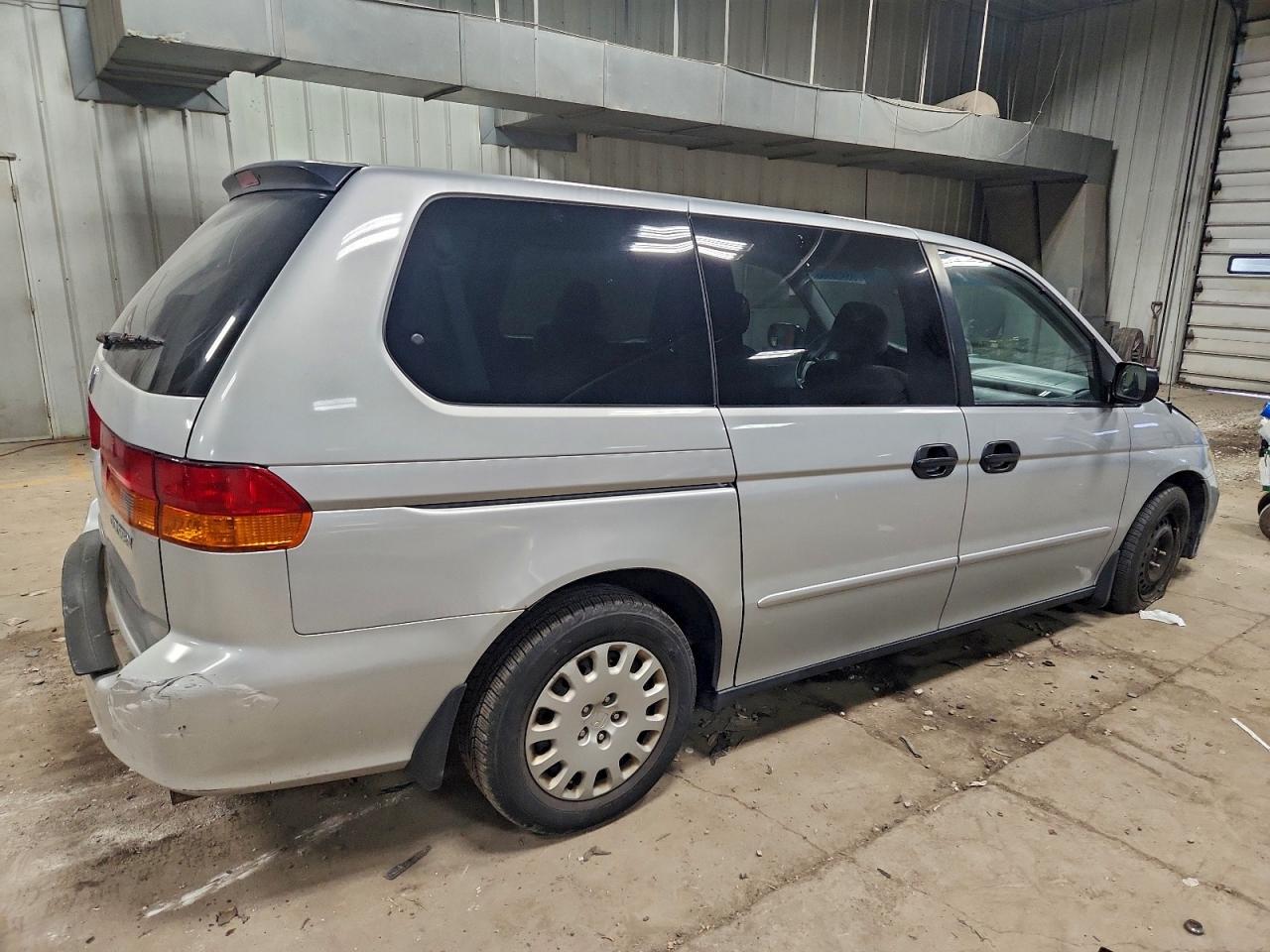 Lot #3298159273 2002 HONDA ODYSSEY LX