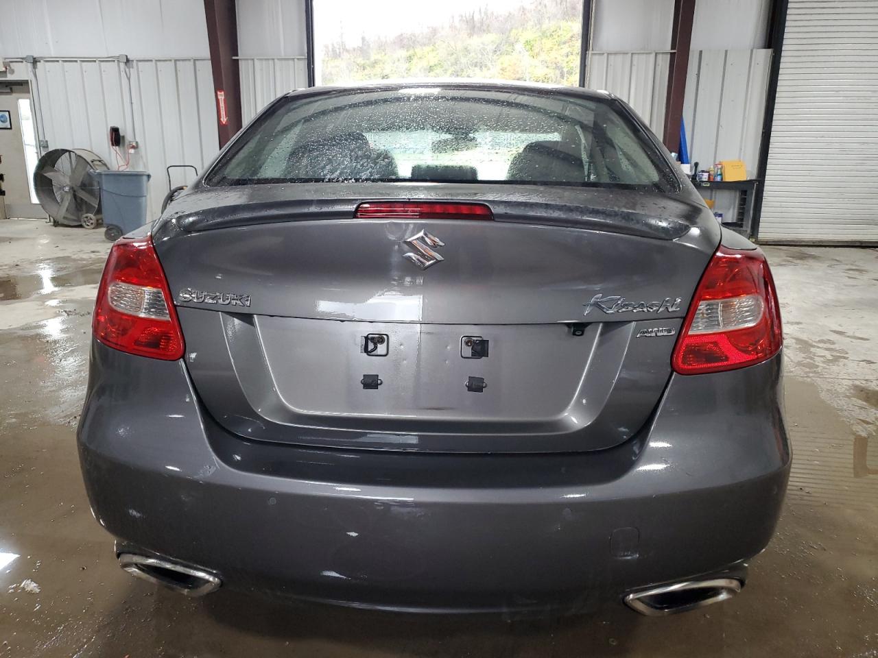 SUZUKI KIZASHI SPORT SLS