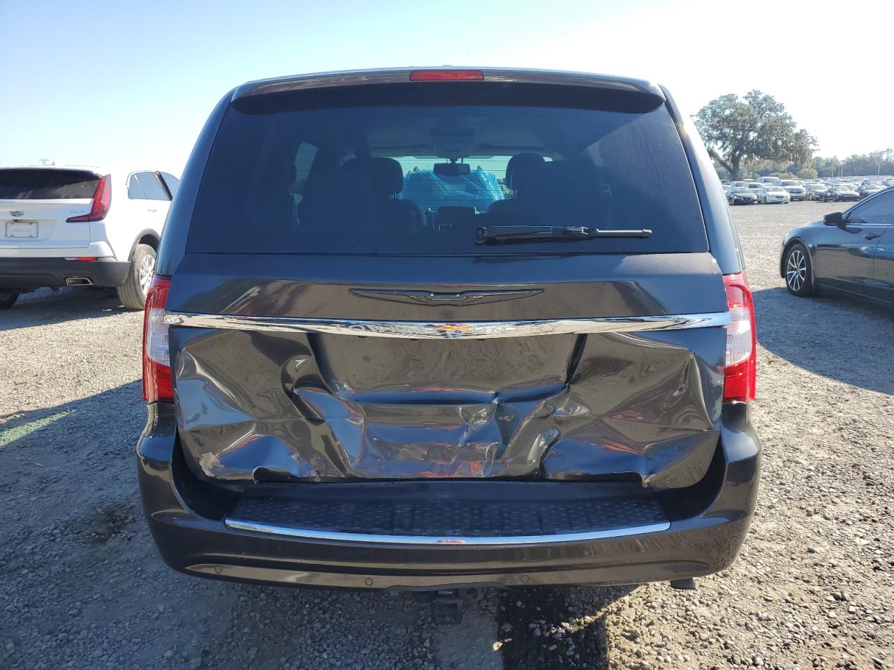 CHRYSLER TOWN & COUNTRY TOURING L