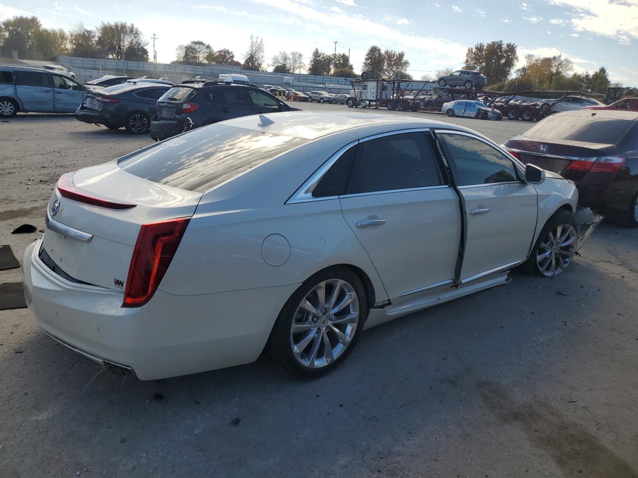 CADILLAC XTS LUXURY COLLECTION