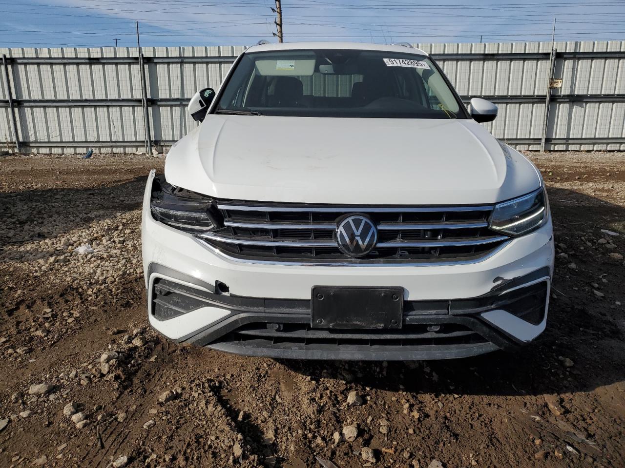 VOLKSWAGEN TIGUAN SE