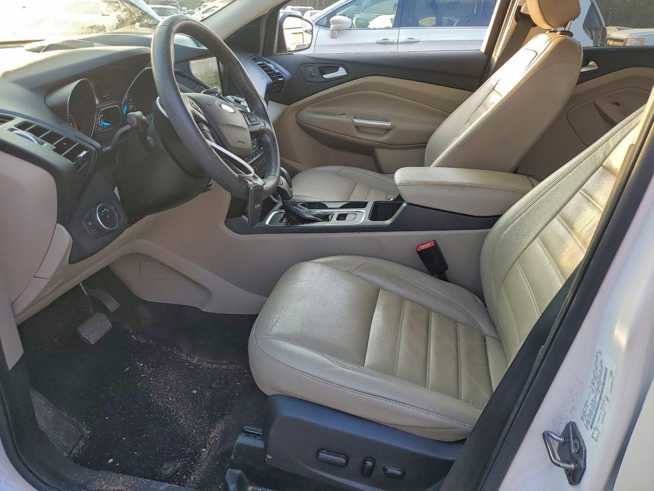 FORD ESCAPE TITANIUM