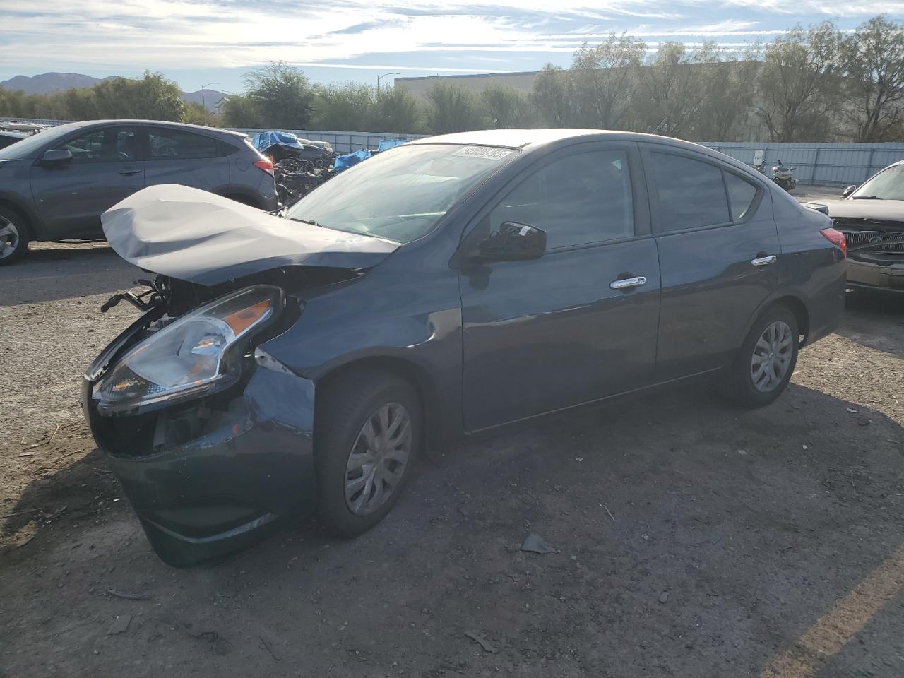 NISSAN VERSA S