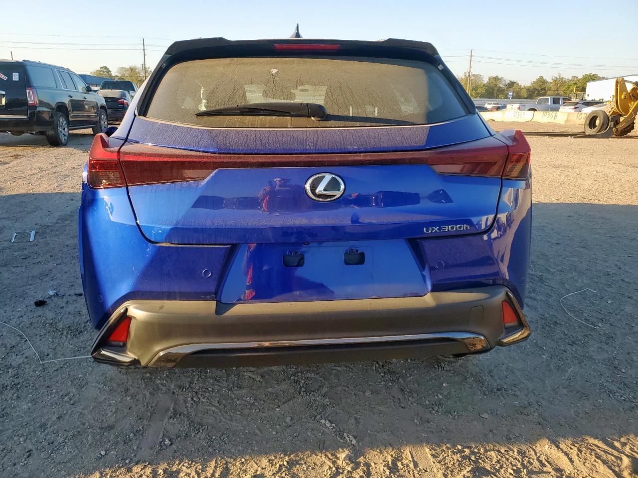 LEXUS UX 300H BASE